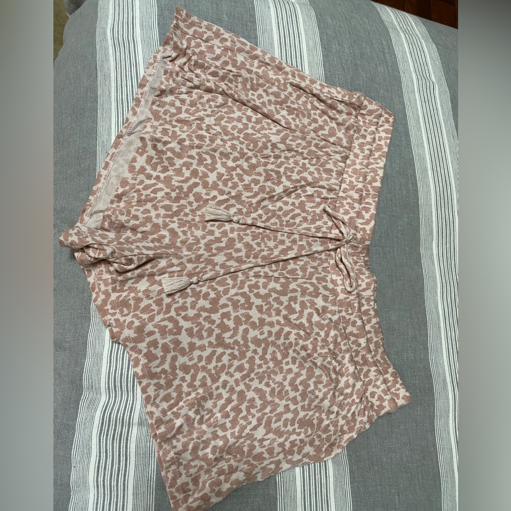 Stars above sleep, shorts, size large